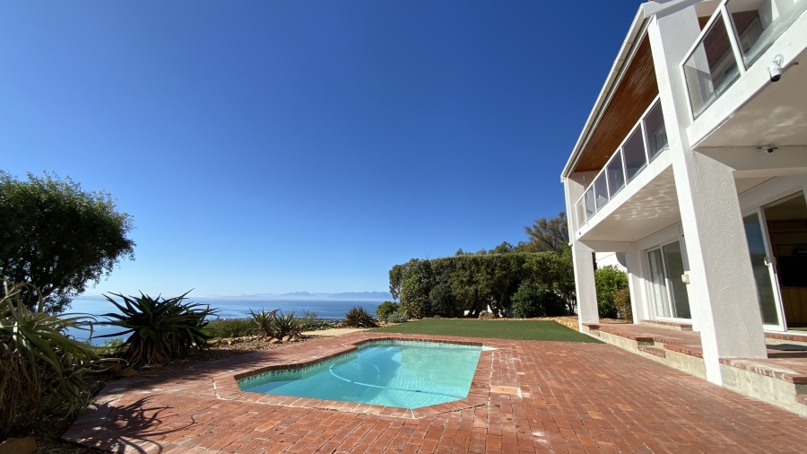 5 Bedroom Property for Sale in Simons Kloof Western Cape